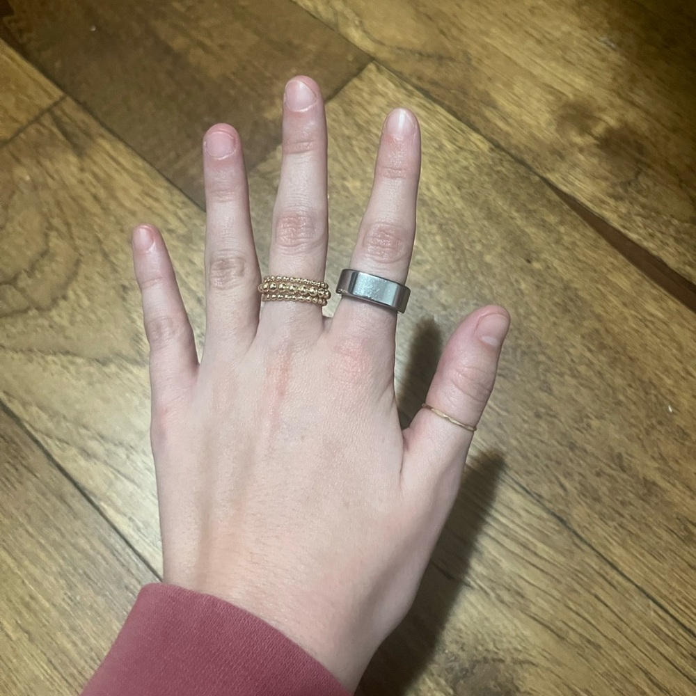 Oura Ring 
Silver 
Size 6
Generation 2